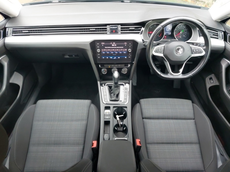 Used Volkswagen Passat 2019 for sale - 76379397: Photo 2