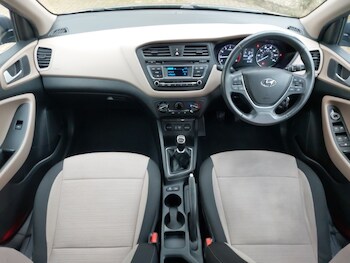 Used Hyundai i20 2016 for sale - 78411416: Photo