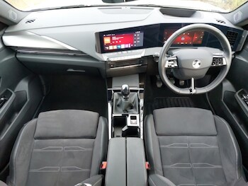 Used Vauxhall Astra 2024 for sale - 77066018: Photo