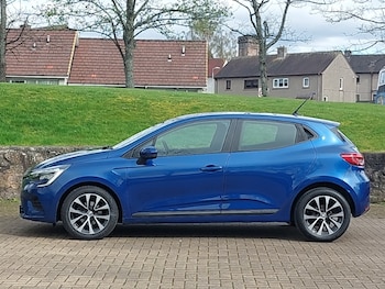 Used Renault Clio 2021 for sale - 78693409: Photo