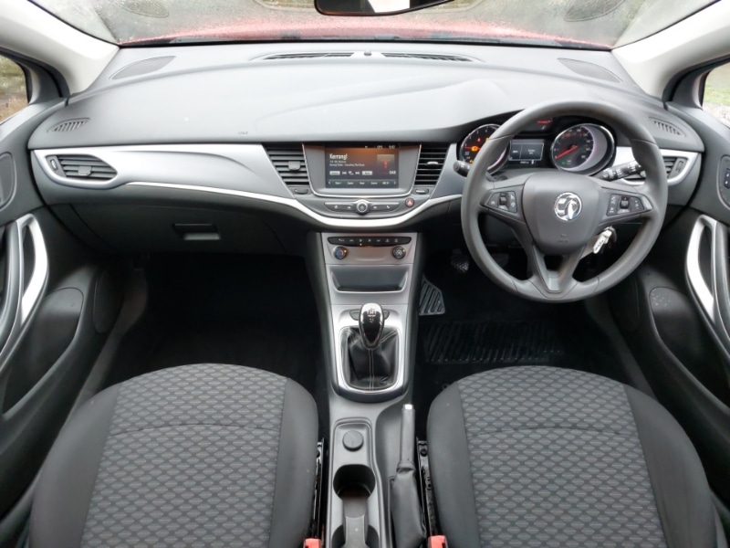 Used Vauxhall Astra 2017 for sale - 76484024: Photo 2