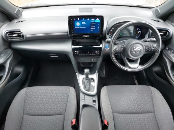 Used Toyota Yaris Cross 2022 for sale - 75780413: Photo 2