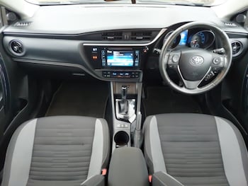 Used Toyota Auris 2017 for sale - 77823153: Photo