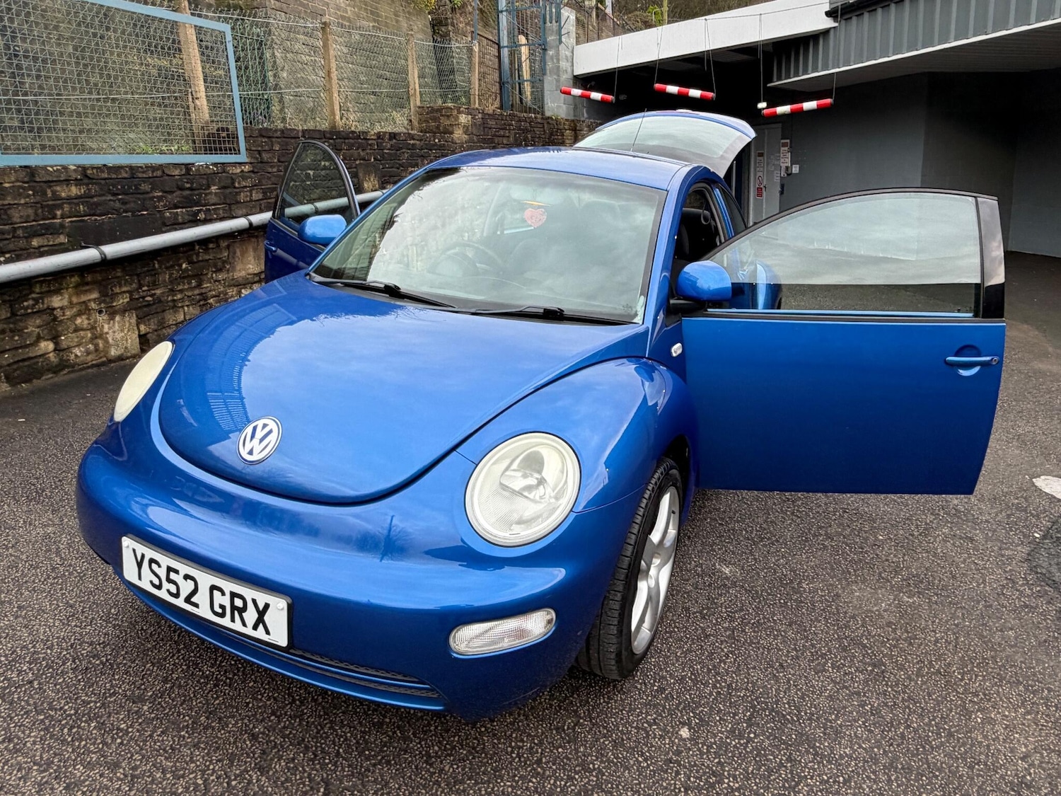 Used Volkswagen Beetle 2002 for sale - 77156012: Photo 16
