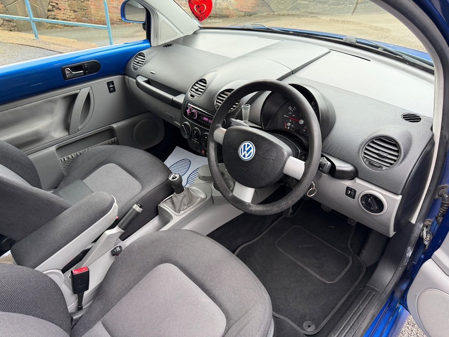 Used Volkswagen Beetle 2002 for sale - 77156012: Photo 33