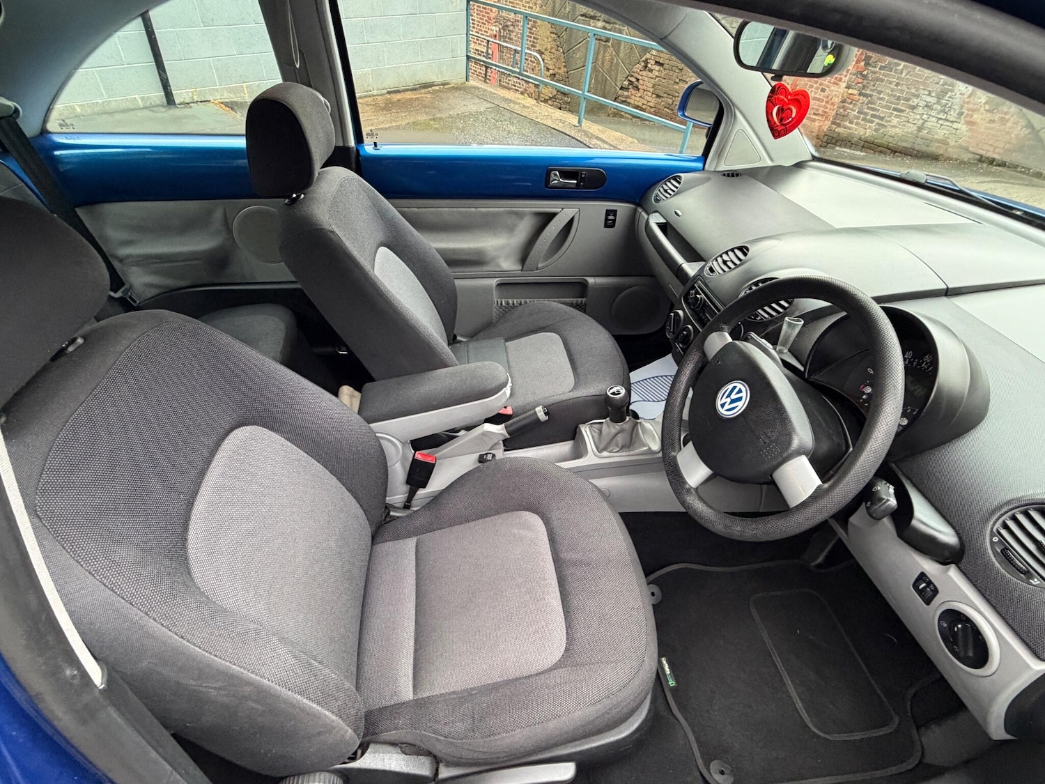 Used Volkswagen Beetle 2002 for sale - 77156012: Photo 35