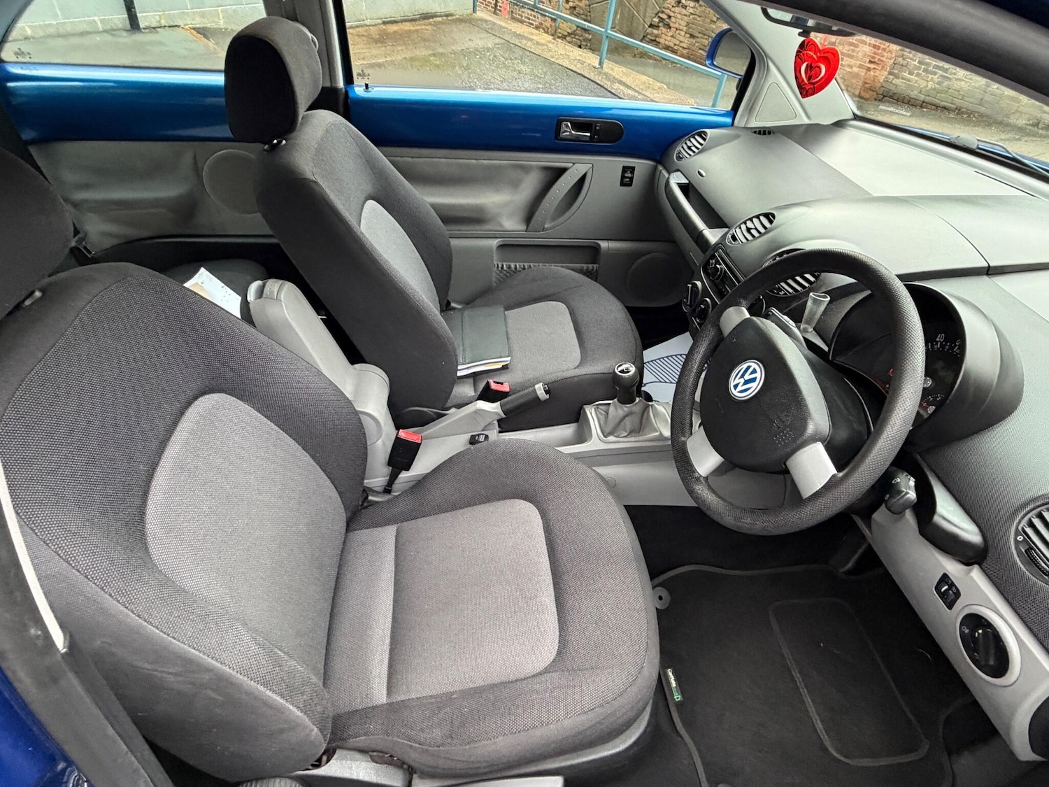 Used Volkswagen Beetle 2002 for sale - 77156012: Photo 36