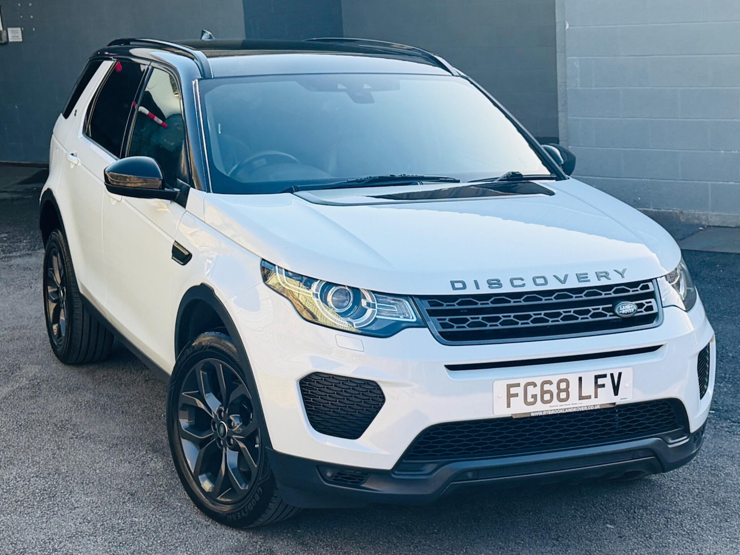 Used Land Rover Discovery Sport 2018 for sale - 77926296: Photo 2
