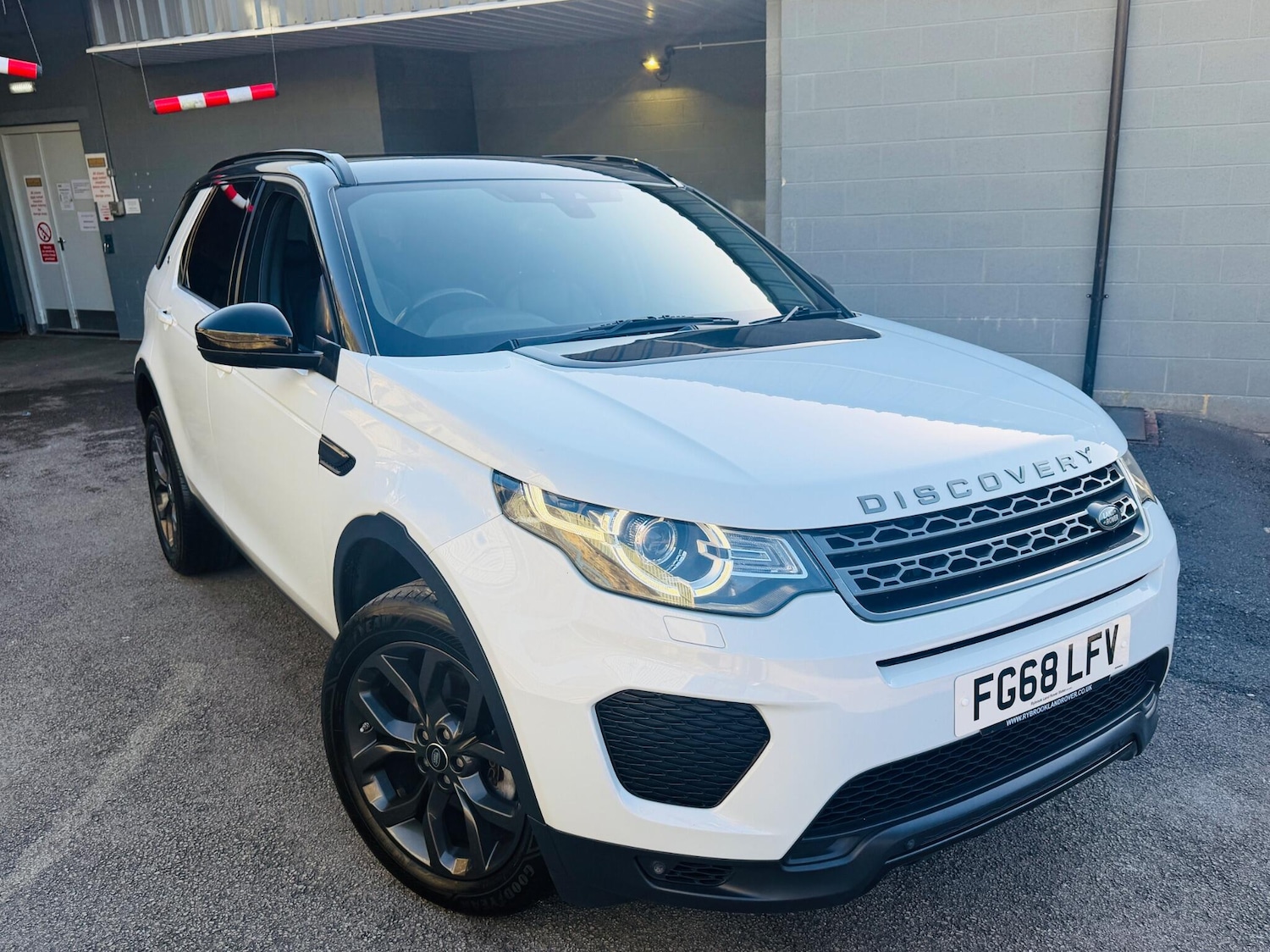 Used Land Rover Discovery Sport 2018 for sale - 77926296: Photo 4