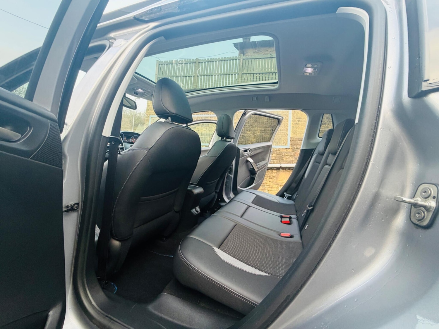 Used Peugeot 2008 2018 for sale - 77768559: Photo 48