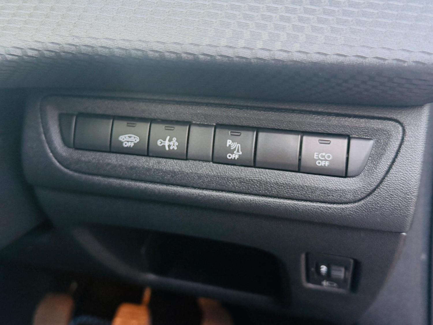 Used Peugeot 2008 2018 for sale - 77768559: Photo 54