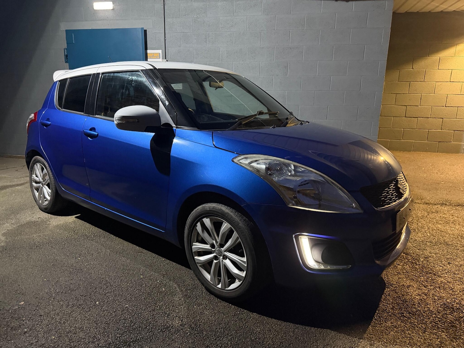 Used Suzuki Swift 2014 for sale - 76936501: Photo 1