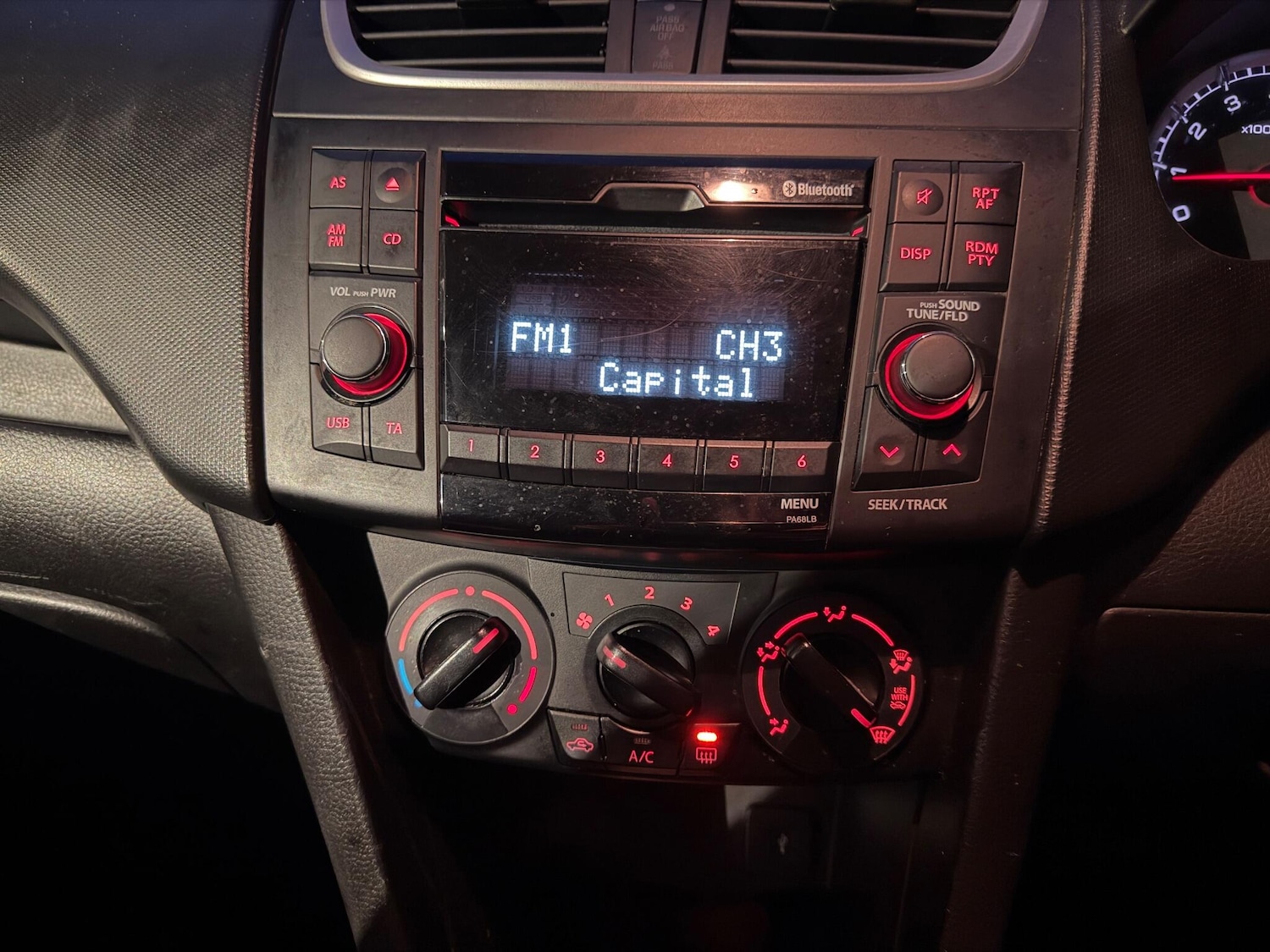 Used Suzuki Swift 2014 for sale - 76936501: Photo 34