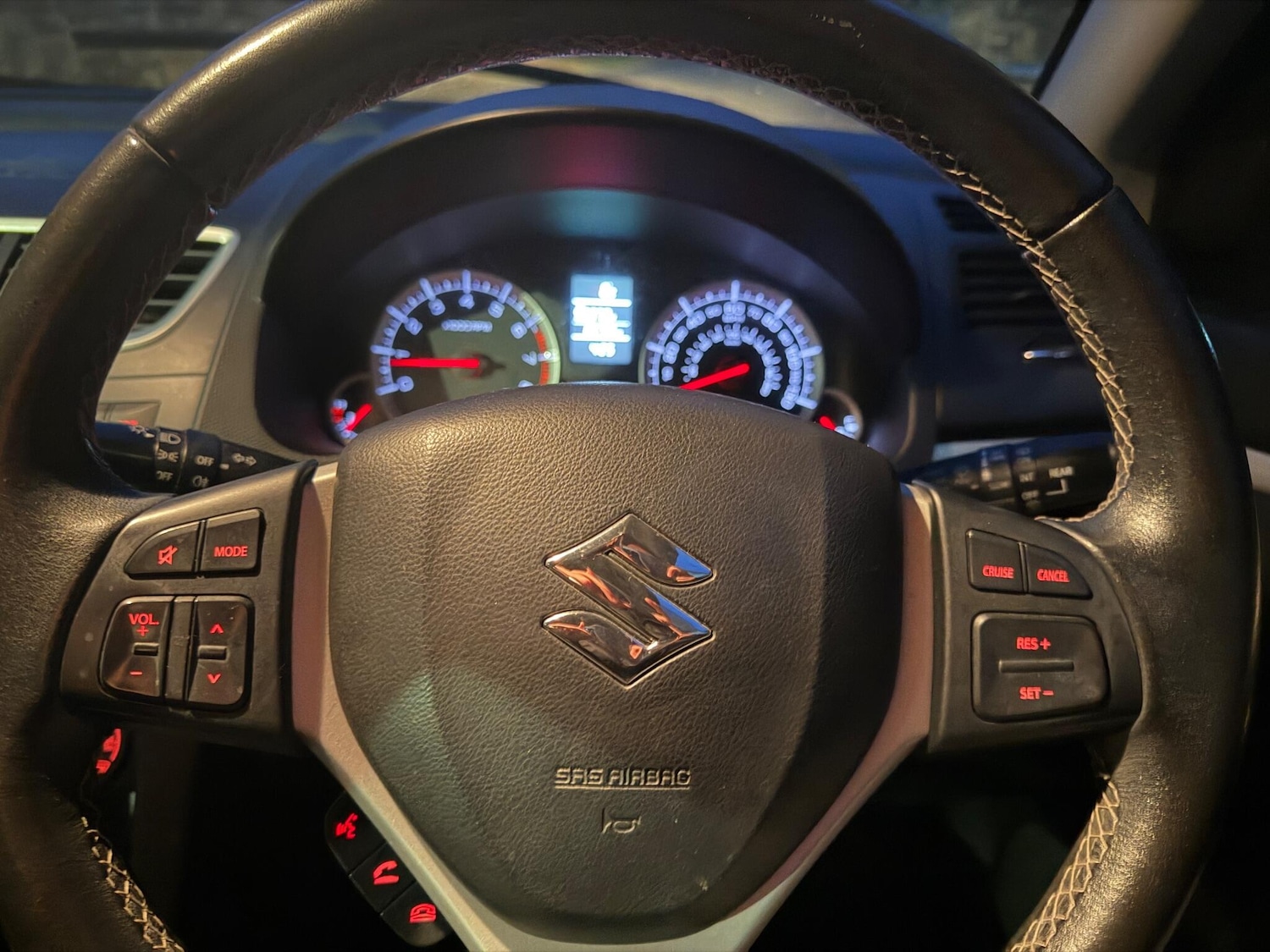 Used Suzuki Swift 2014 for sale - 76936501: Photo 38