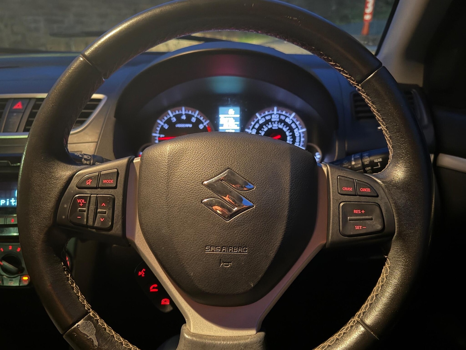 Used Suzuki Swift 2014 for sale - 76936501: Photo 41