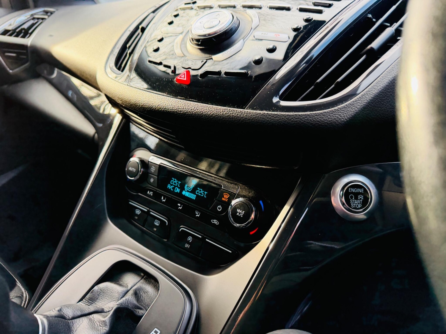 Used Ford Kuga 2015 for sale - 77230469: Photo 54