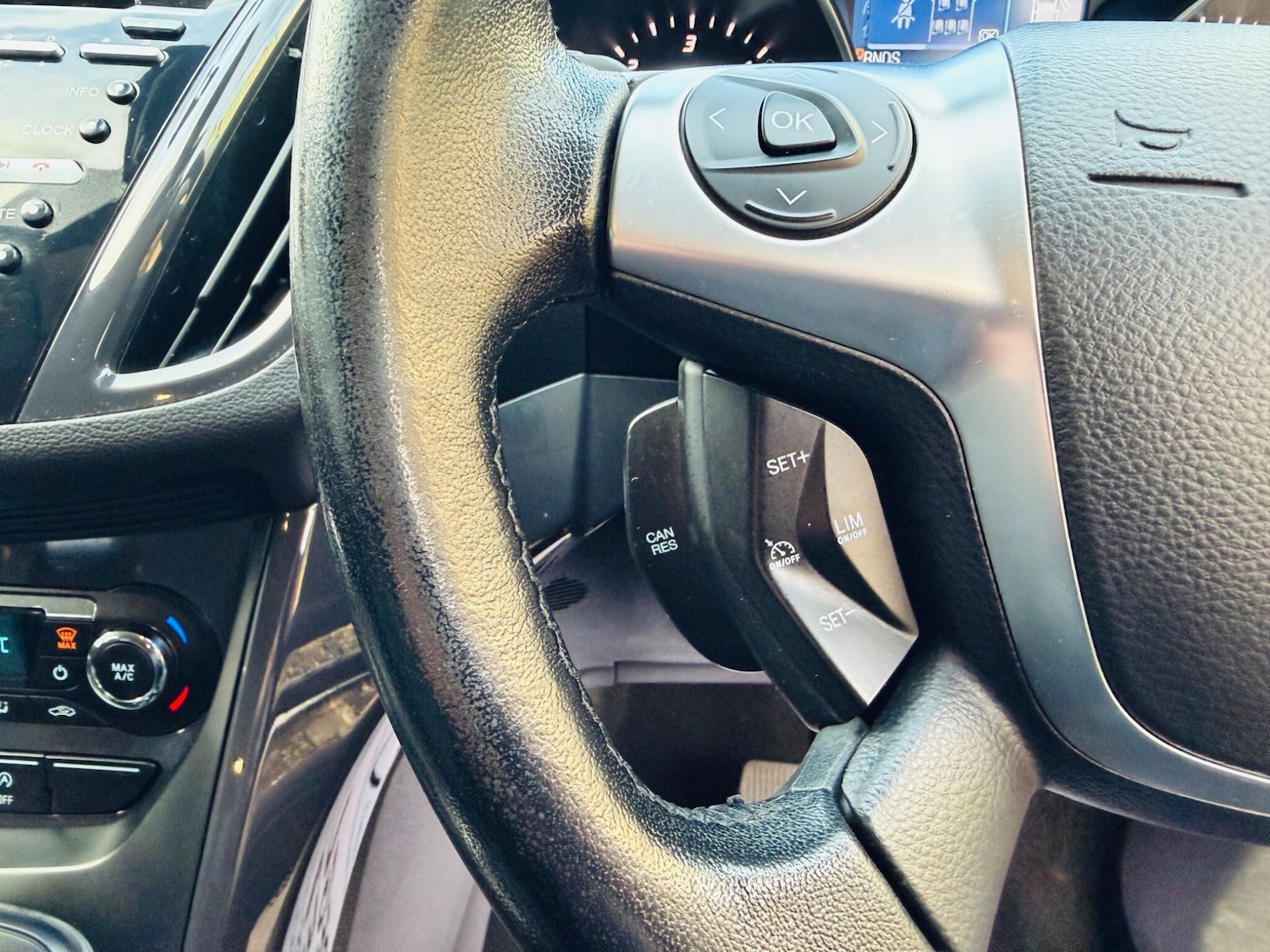 Used Ford Kuga 2015 for sale - 77230469: Photo 55