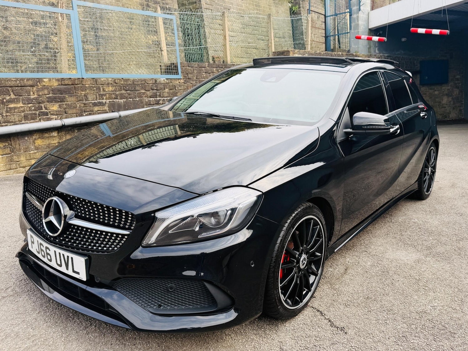 Used Mercedes-Benz A-Class for sale - 77982487: Photo 2