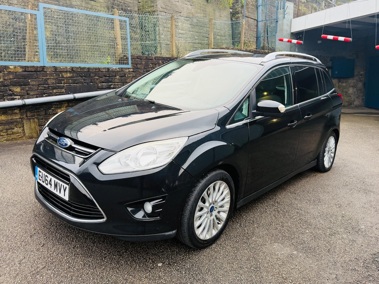 Used Ford Grand C-Max 2014 for sale - 77020950: Photo 2