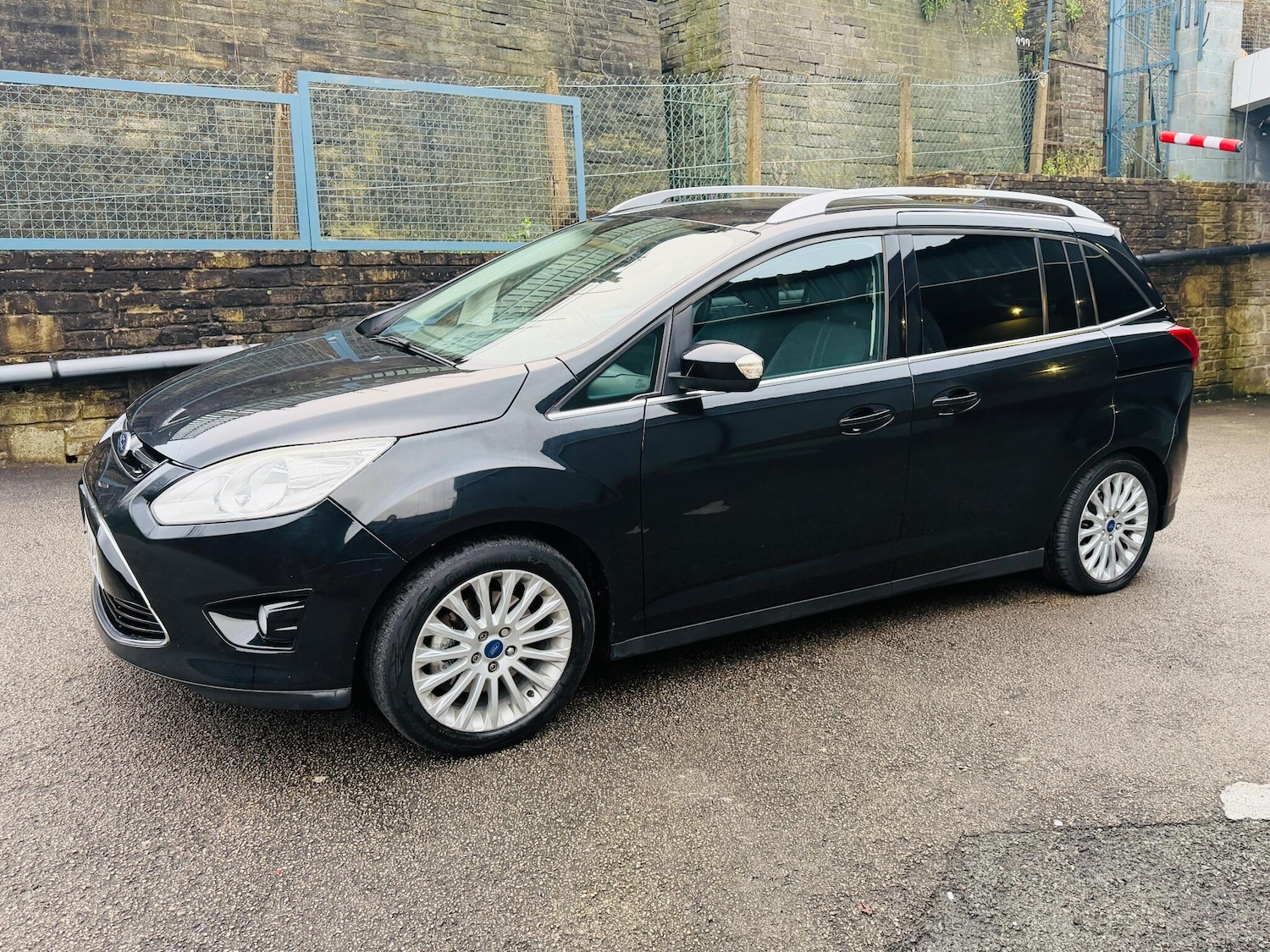 Used Ford Grand C-Max 2014 for sale - 77020950: Photo 24