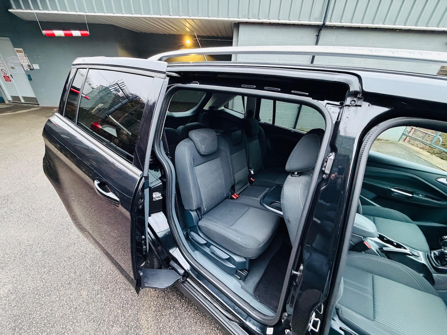 Used Ford Grand C-Max 2014 for sale - 77020950: Photo 46