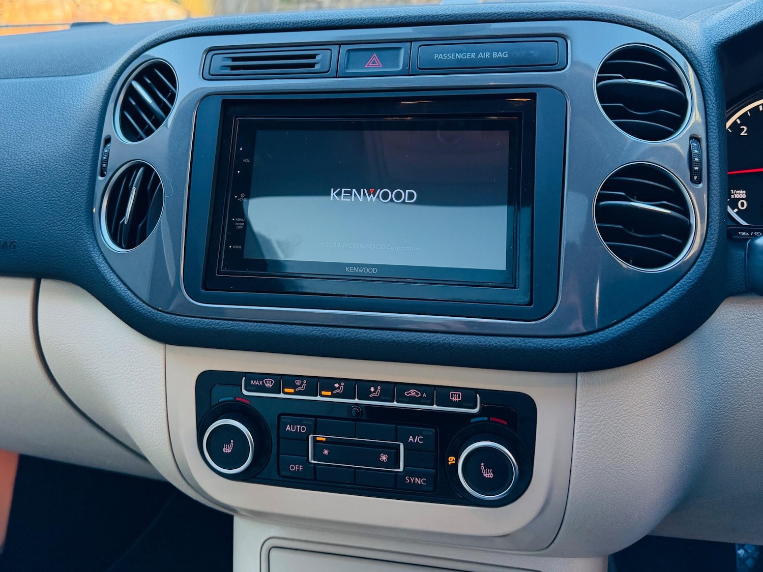 Used Volkswagen Tiguan 2014 for sale - 77229349: Photo 65