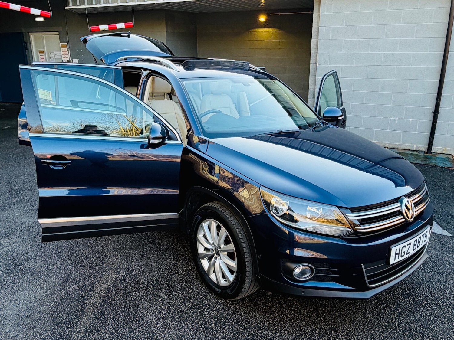 Used Volkswagen Tiguan 2014 for sale - 77229349: Photo 8