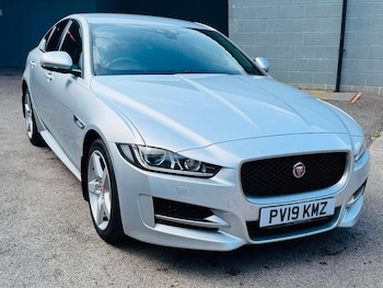 Used Jaguar XE 2019 for sale - 79464209: Photo