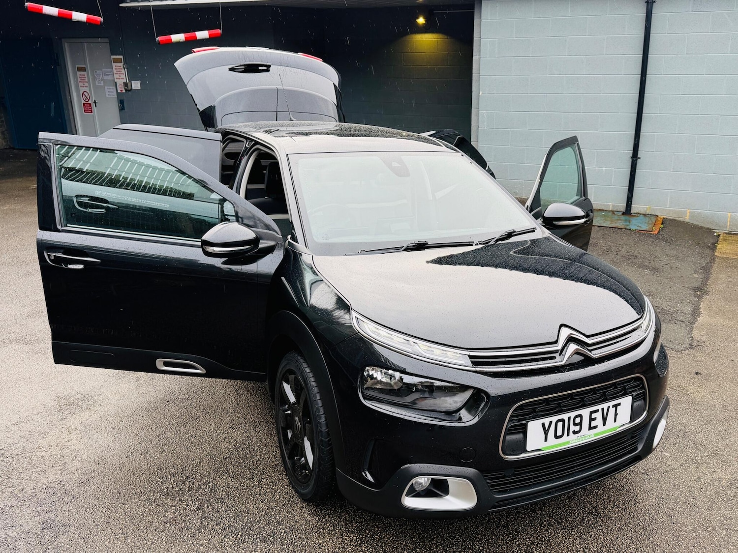 Used Citroen C4 Cactus for sale - 77191636: Photo 10