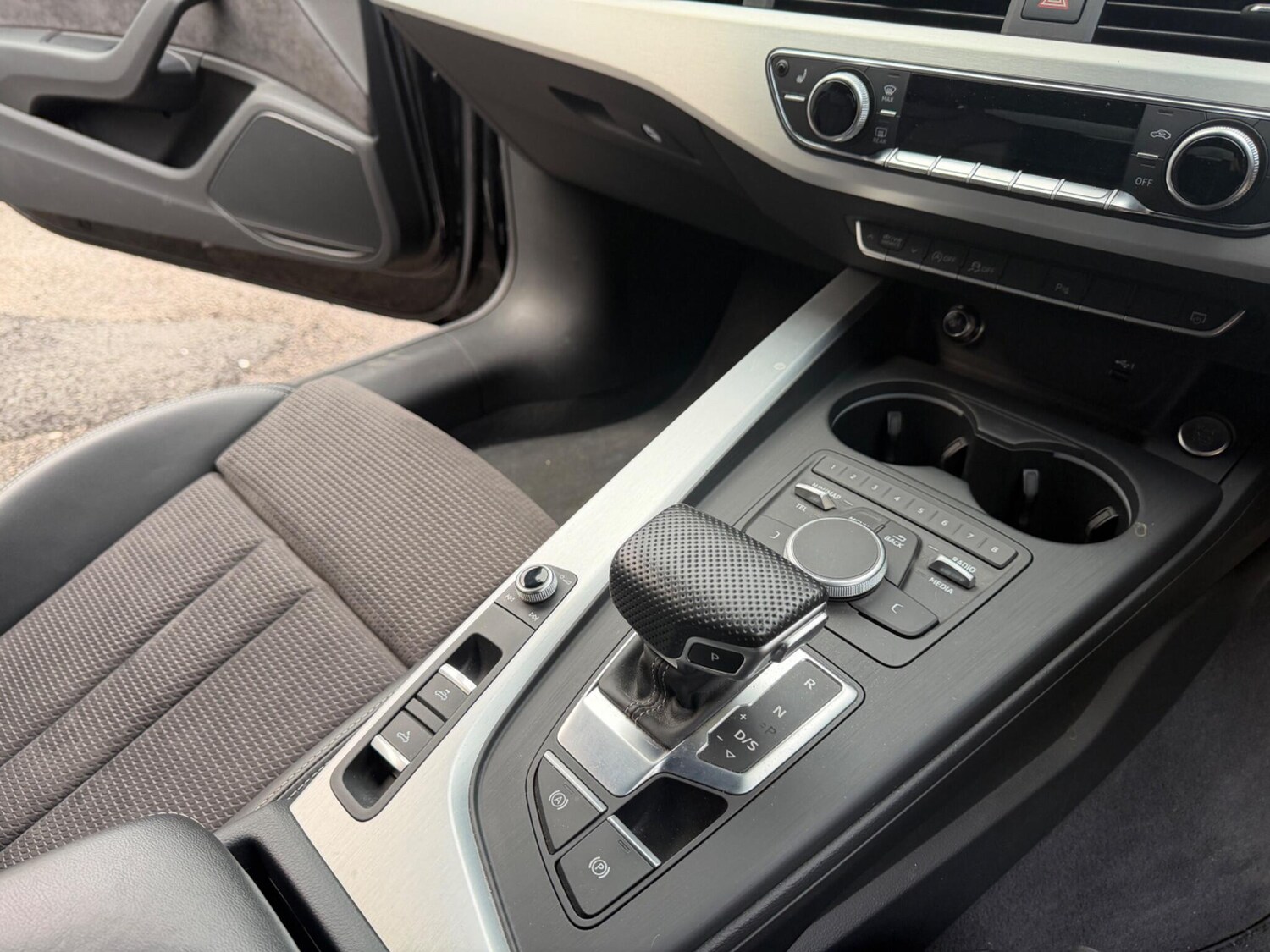 Used Audi A5 Cabriolet 2019 for sale - 77174934: Photo 44