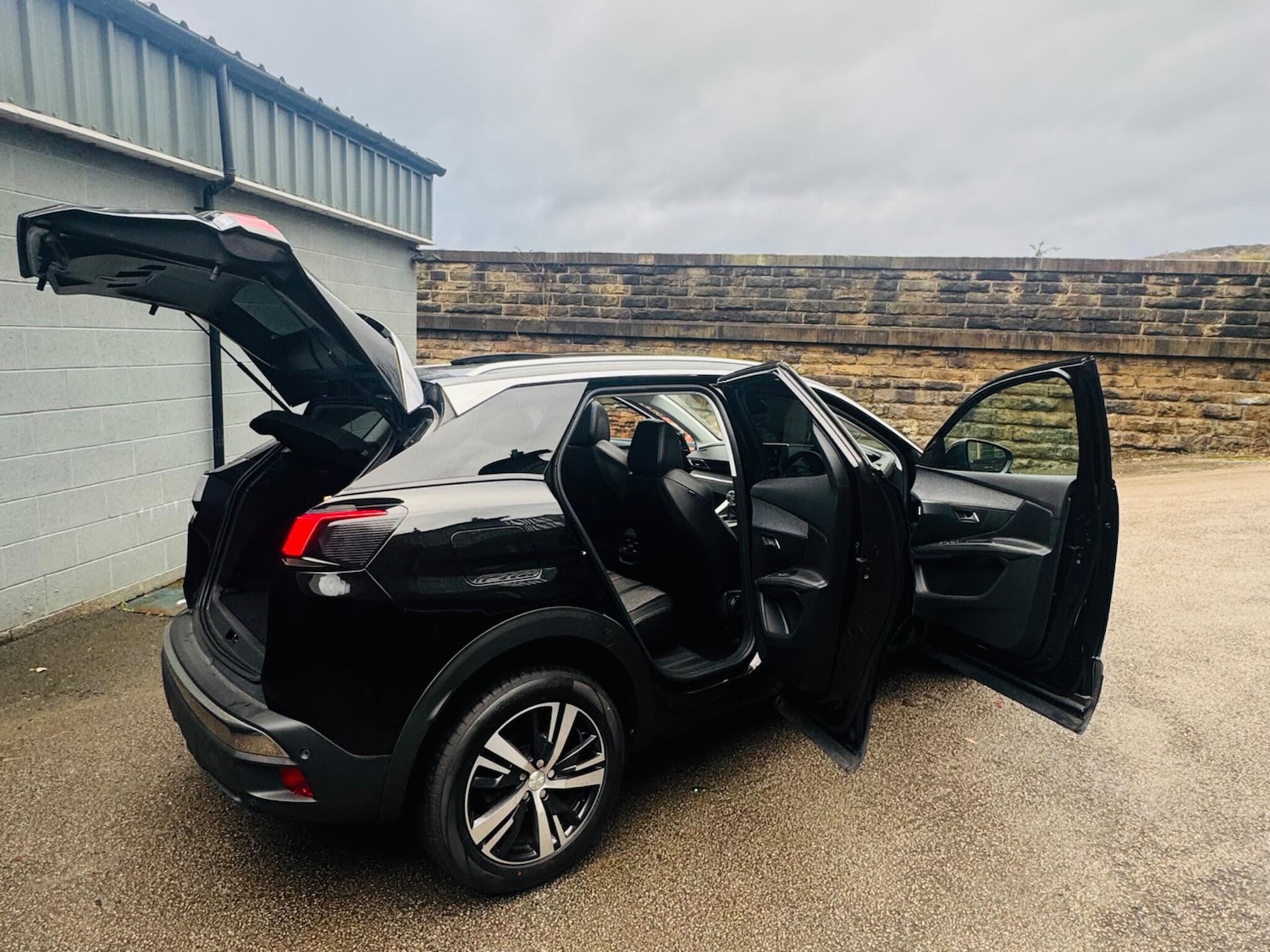 Used Peugeot 3008 2018 for sale - 76886109: Photo 31