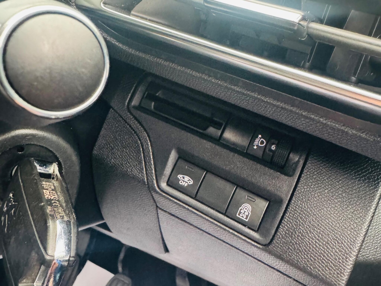 Used Peugeot 3008 2018 for sale - 76886109: Photo 79