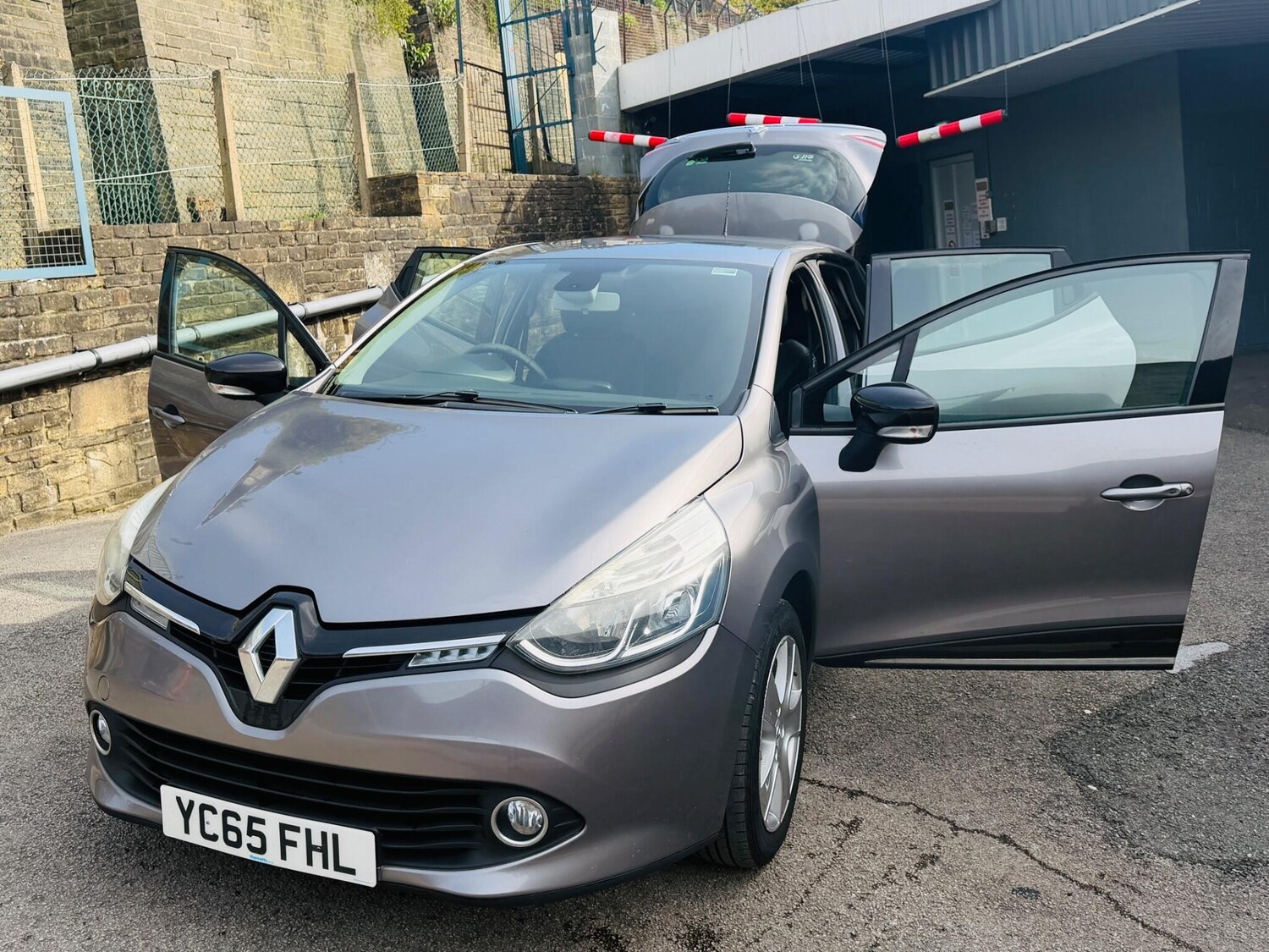 Used Renault Clio for sale - 78115258: Photo 23