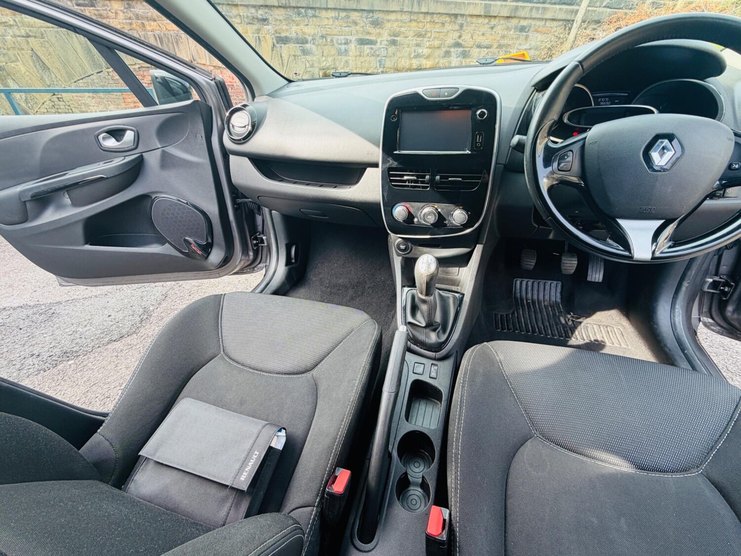 Used Renault Clio for sale - 78115258: Photo 34