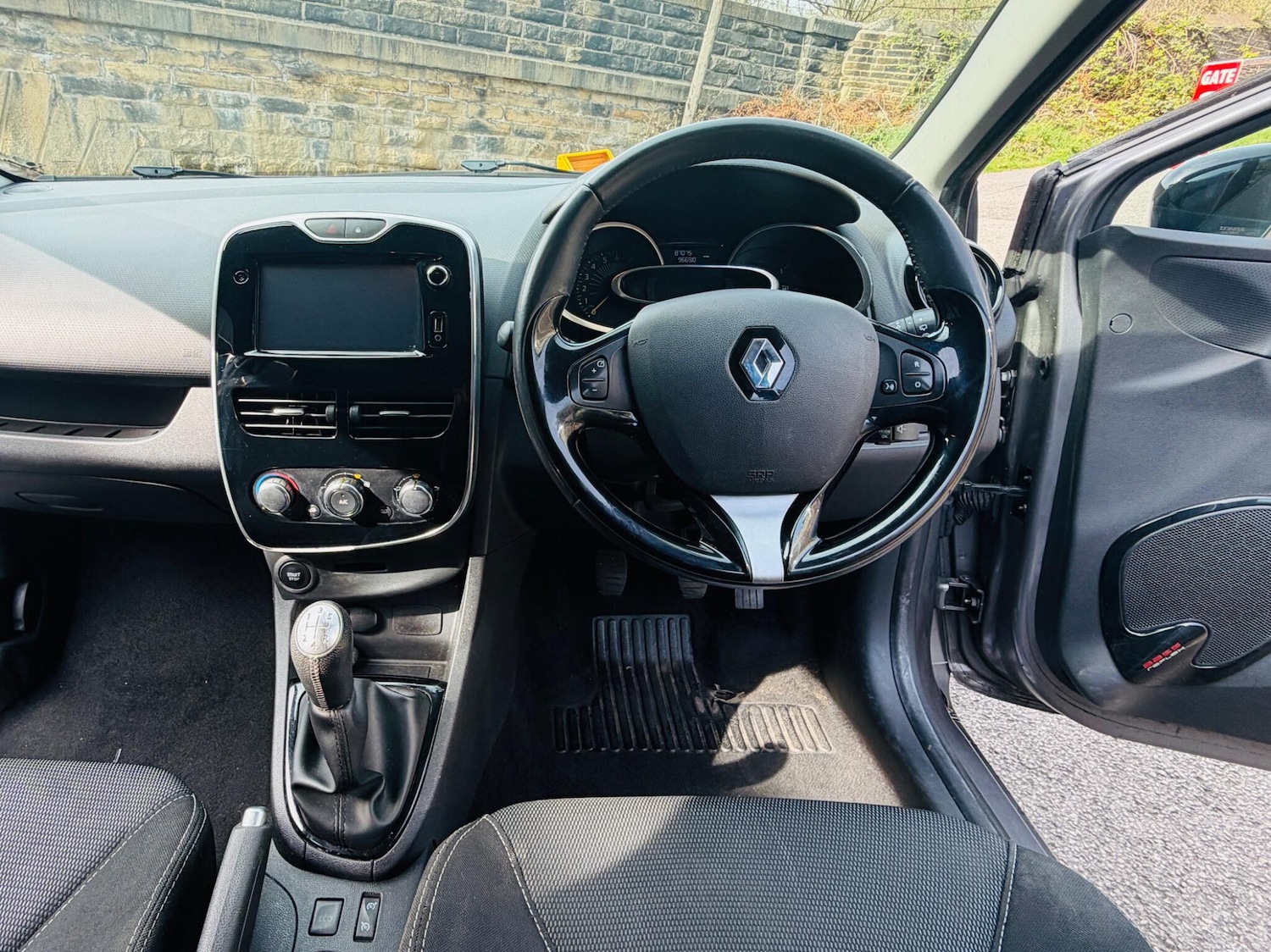 Used Renault Clio for sale - 78115258: Photo 35