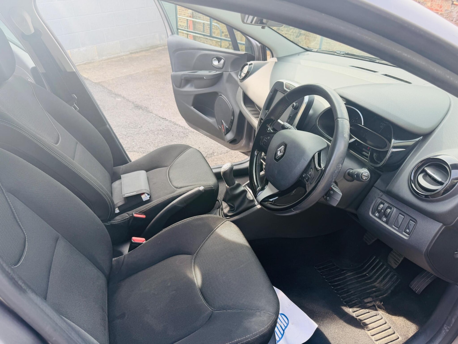 Used Renault Clio for sale - 78115258: Photo 36