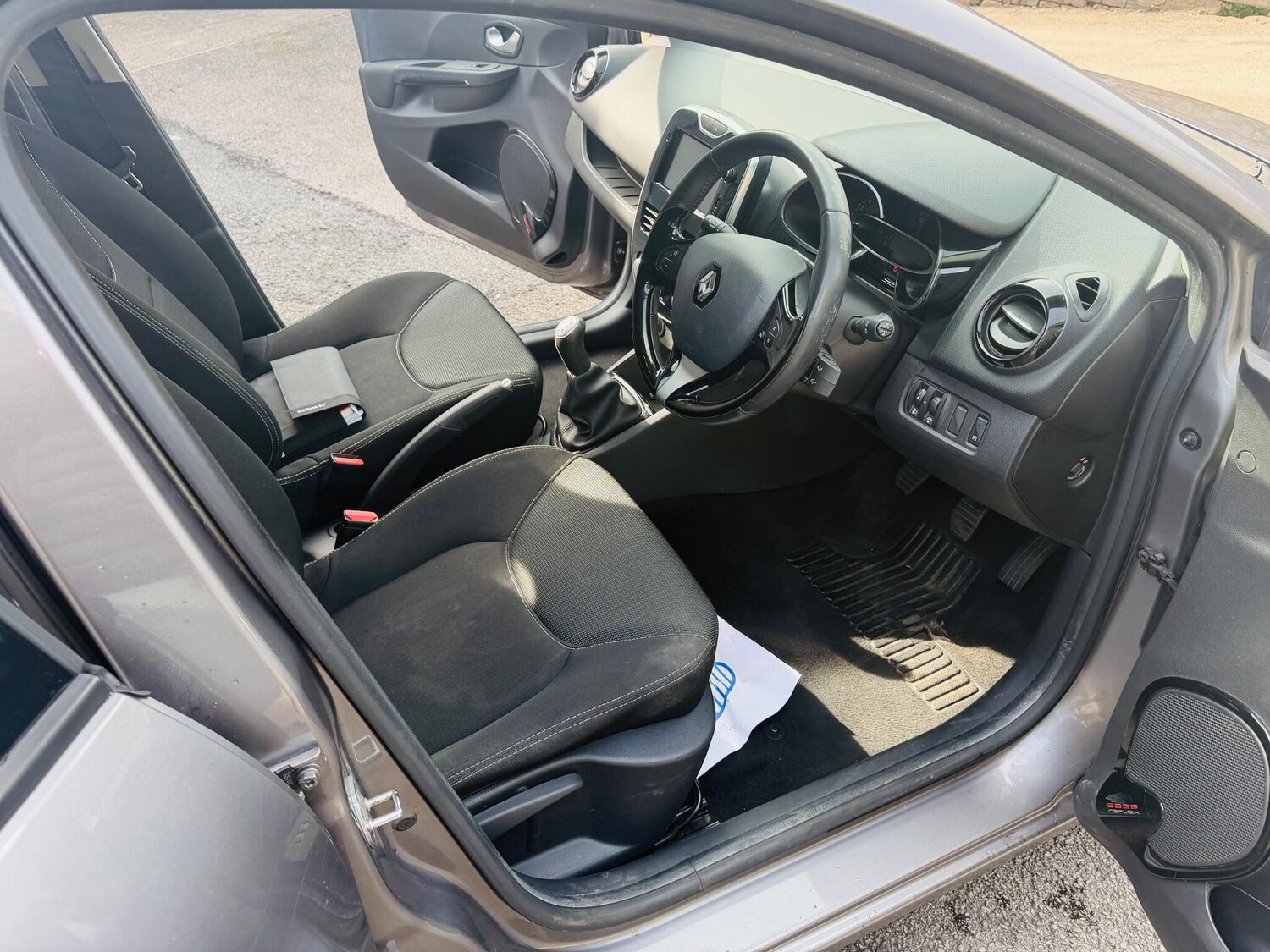 Used Renault Clio for sale - 78115258: Photo 37