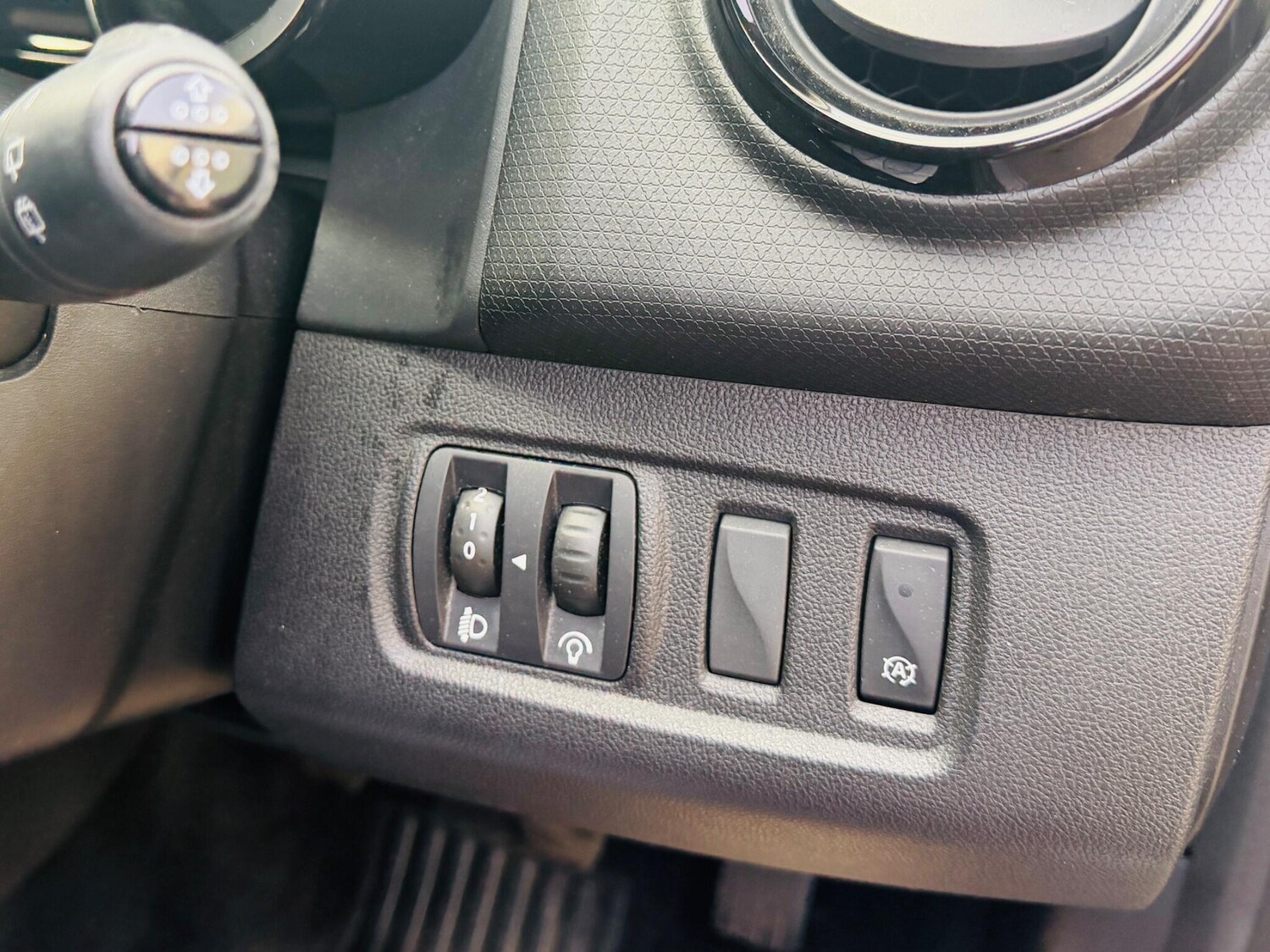 Used Renault Clio for sale - 78115258: Photo 41