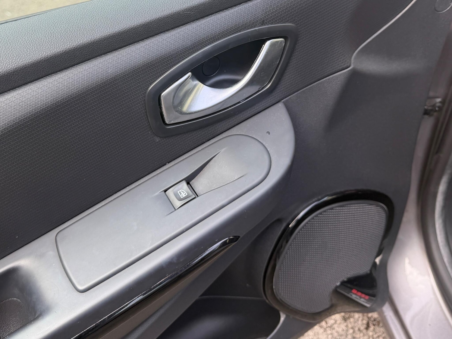 Used Renault Clio for sale - 78115258: Photo 42