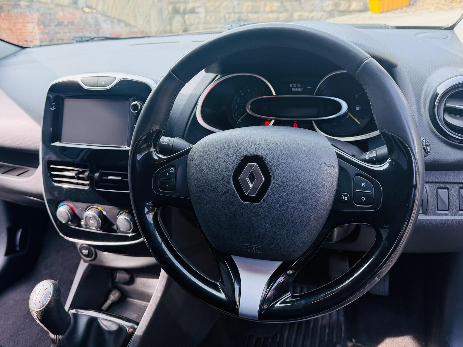 Used Renault Clio for sale - 78115258: Photo 53