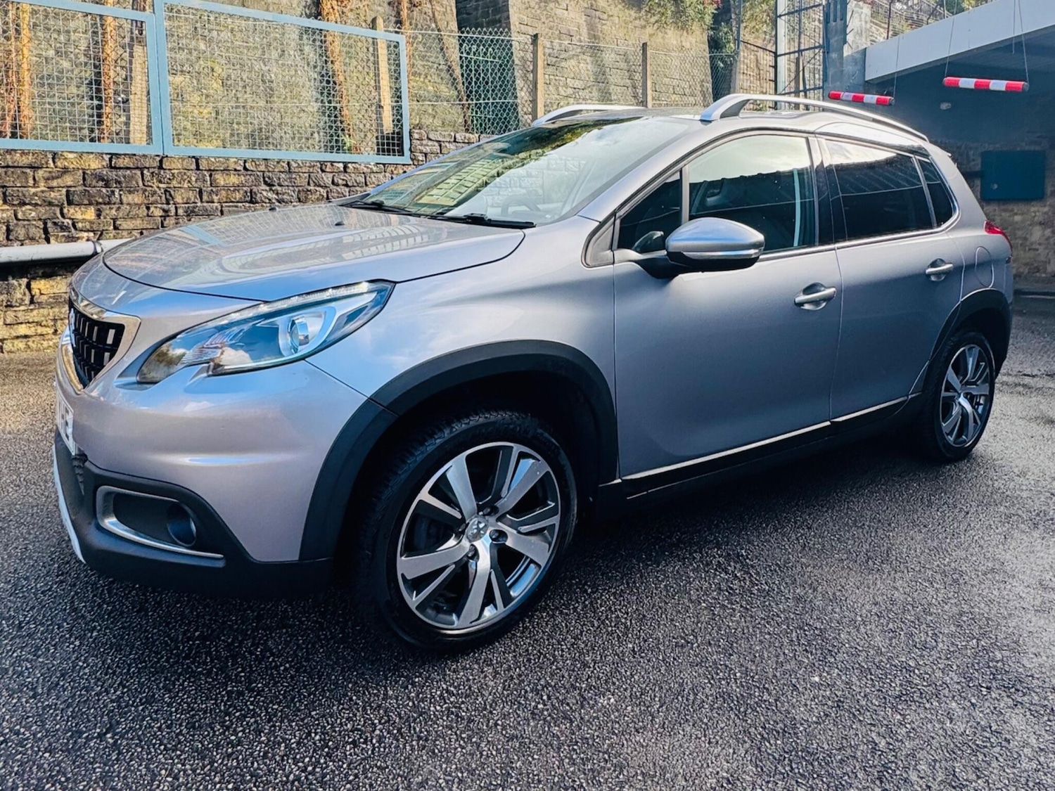 Used Peugeot 2008 2018 for sale - 76887157: Photo 2