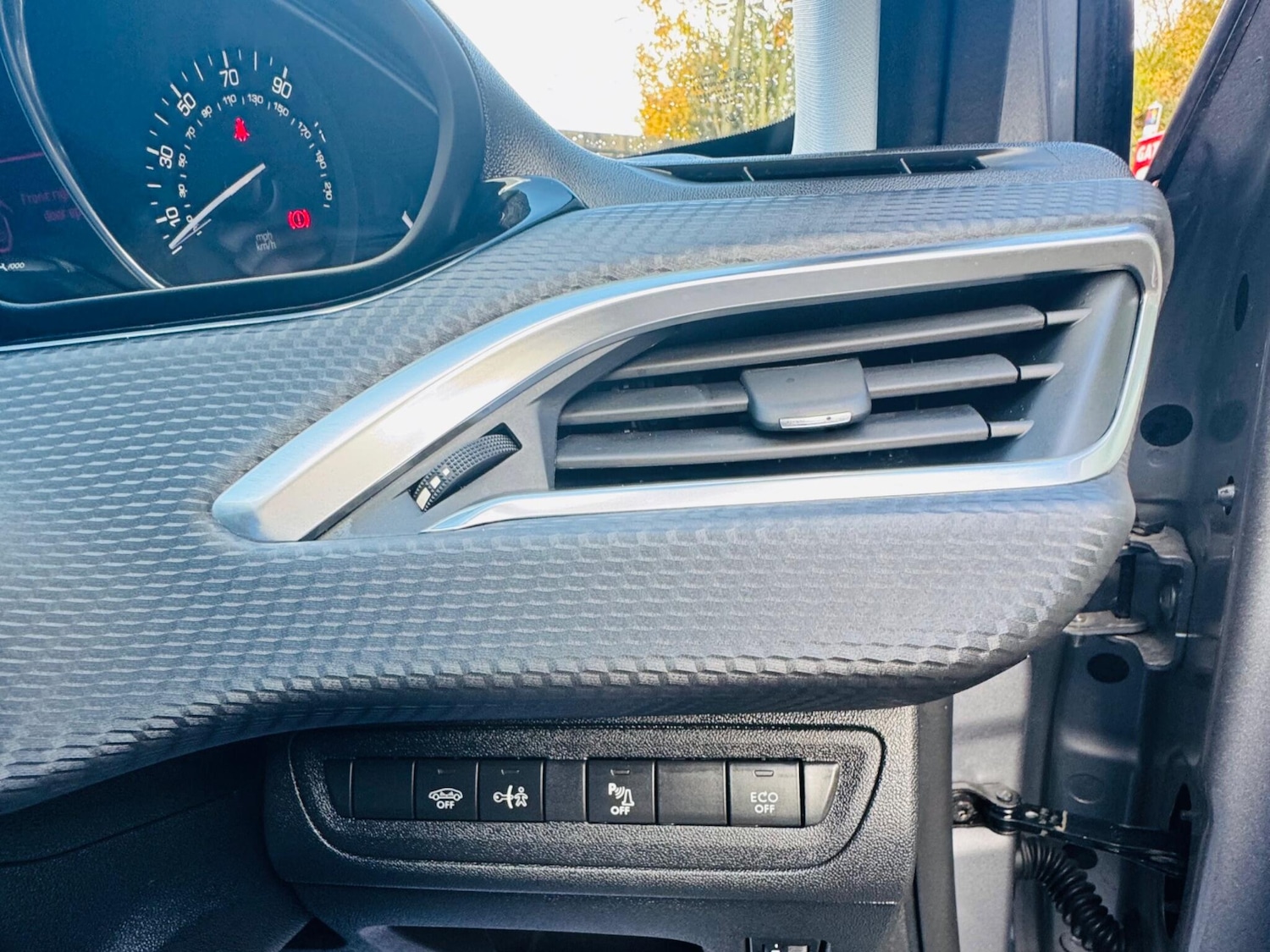 Used Peugeot 2008 2018 for sale - 76887157: Photo 94