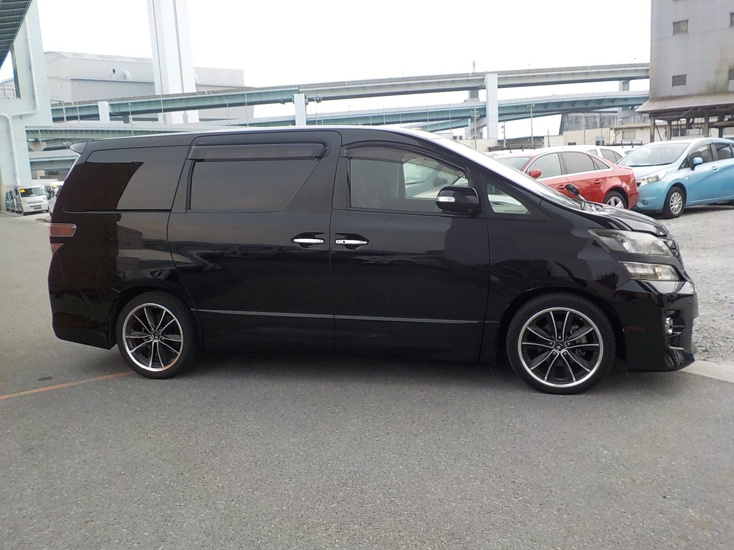 Used Toyota Vellfire 2013 for sale - 77039046: Photo 3