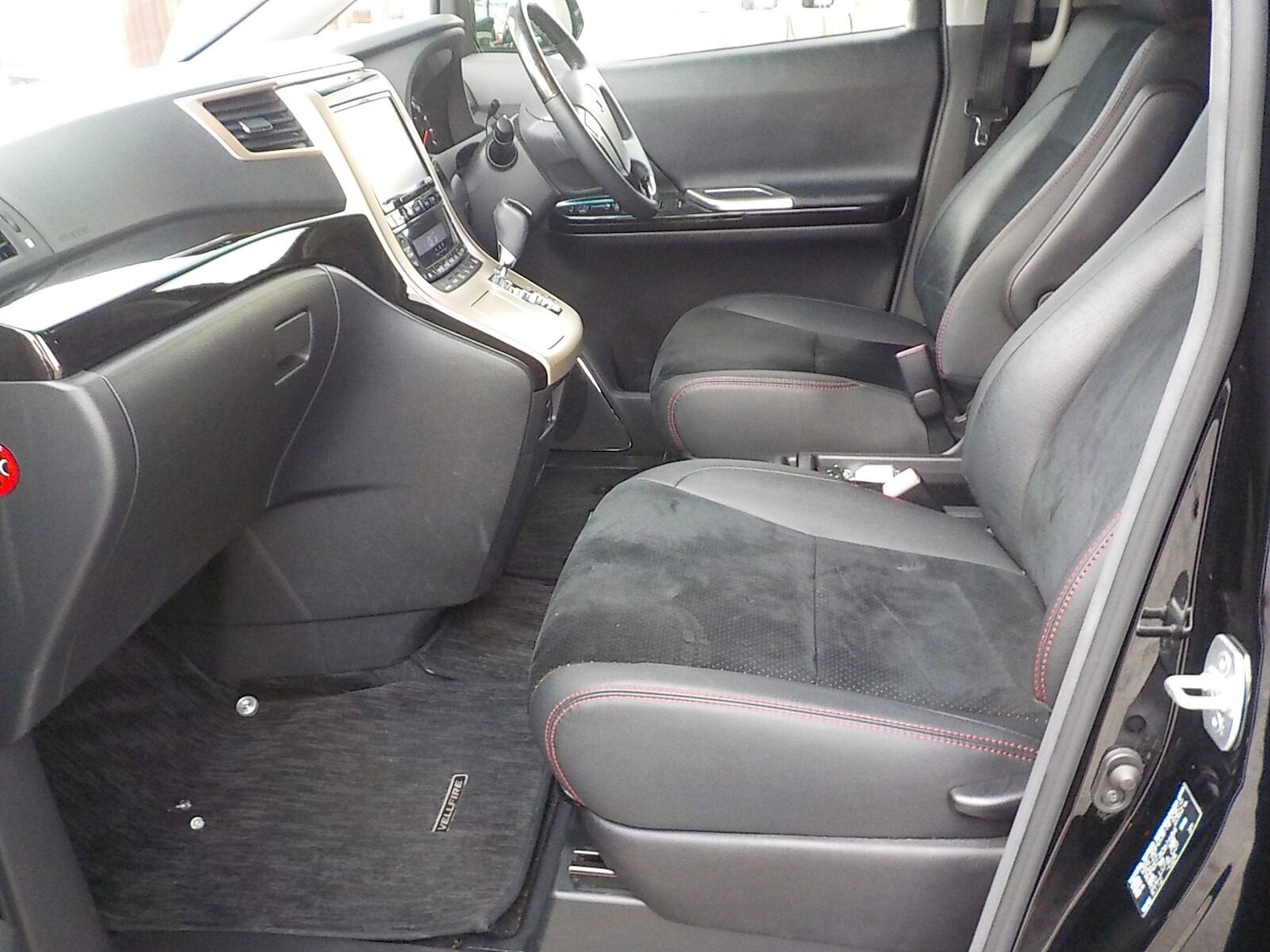 Used Toyota Vellfire 2013 for sale - 77039046: Photo 34