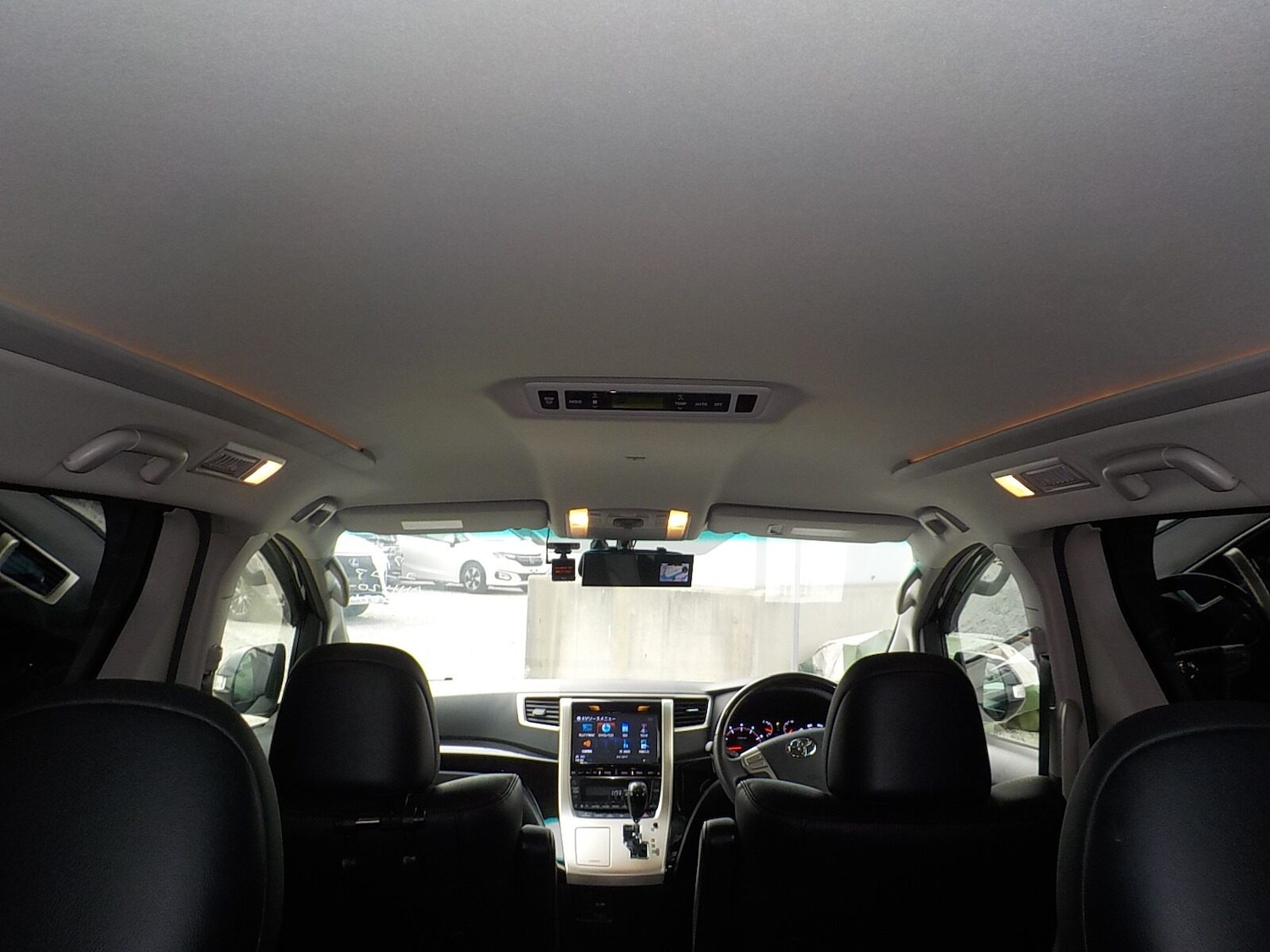 Used Toyota Vellfire 2013 for sale - 77039046: Photo 35