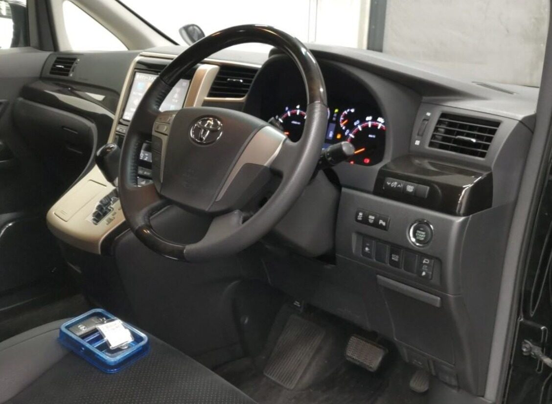 Used Toyota Vellfire 2013 for sale - 77039046: Photo 6