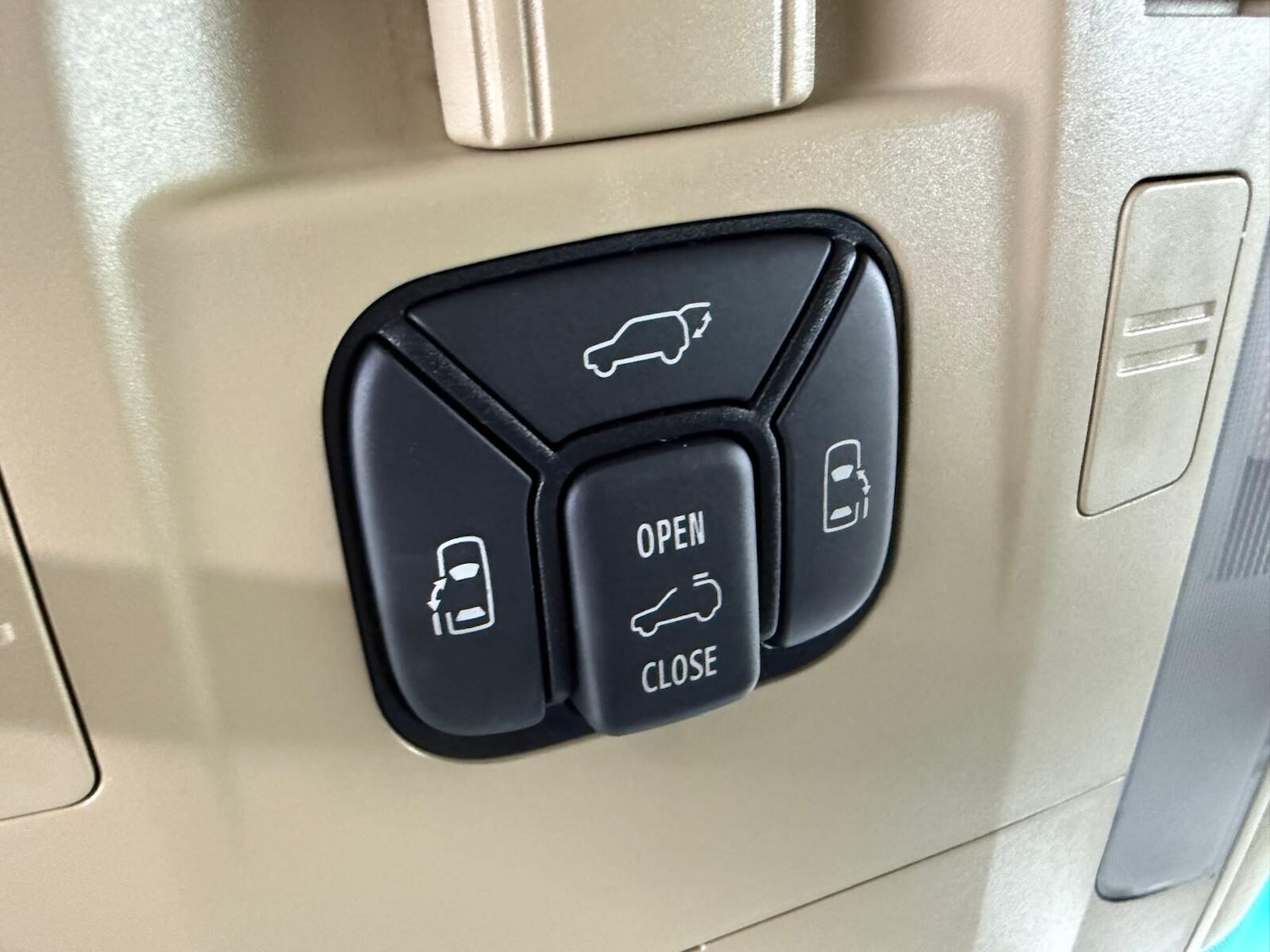 Used Toyota Alphard 2009 for sale - 77039018: Photo 9