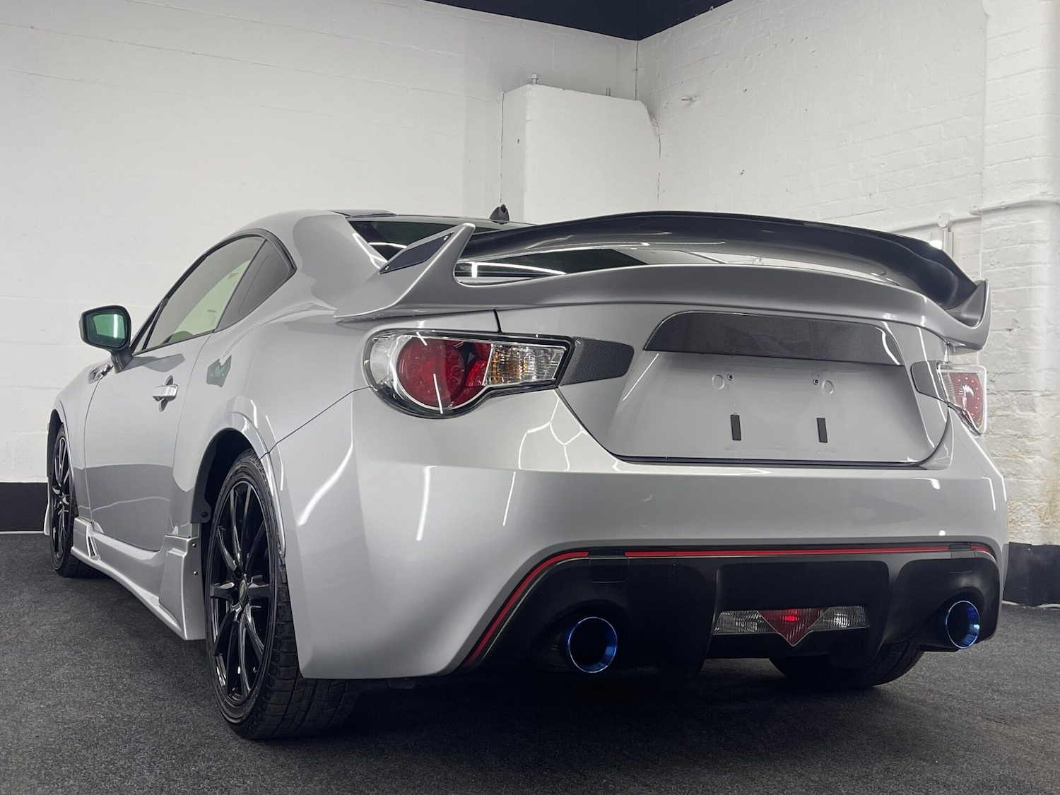 Used Toyota GT86 2012 for sale - 77039011: Photo 2