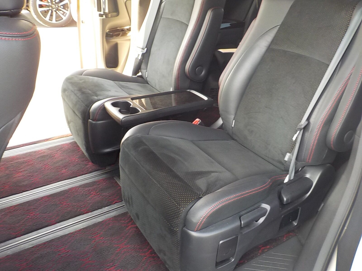 Used Toyota Vellfire 2013 for sale - 77039060: Photo 19
