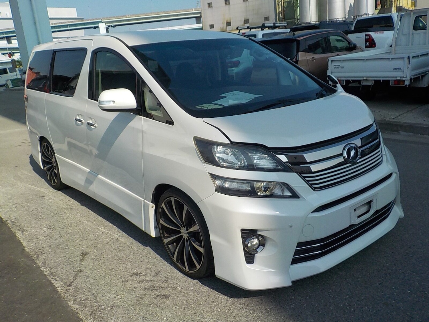 Used Toyota Vellfire 2013 for sale - 77039060: Photo 2